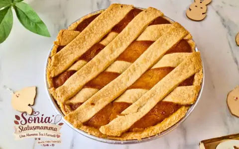 Délicieuse pastiera napoletana recette, une tarte traditionnelle italienne aux arômes de fleur d'oranger et de ricotta. Parfaite pour Pâques !