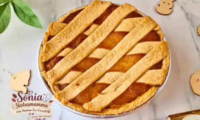 Délicieuse pastiera napoletana recette, une tarte traditionnelle italienne aux arômes de fleur d'oranger et de ricotta. Parfaite pour Pâques !