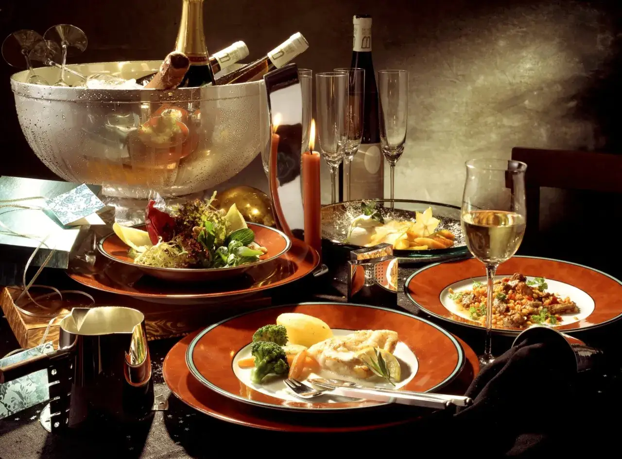 Un d&icirc;ner &eacute;l&eacute;gant avec champagne, bougies et plats savoureux. Une id&eacute;e pour une recette lotte facile et rapide.